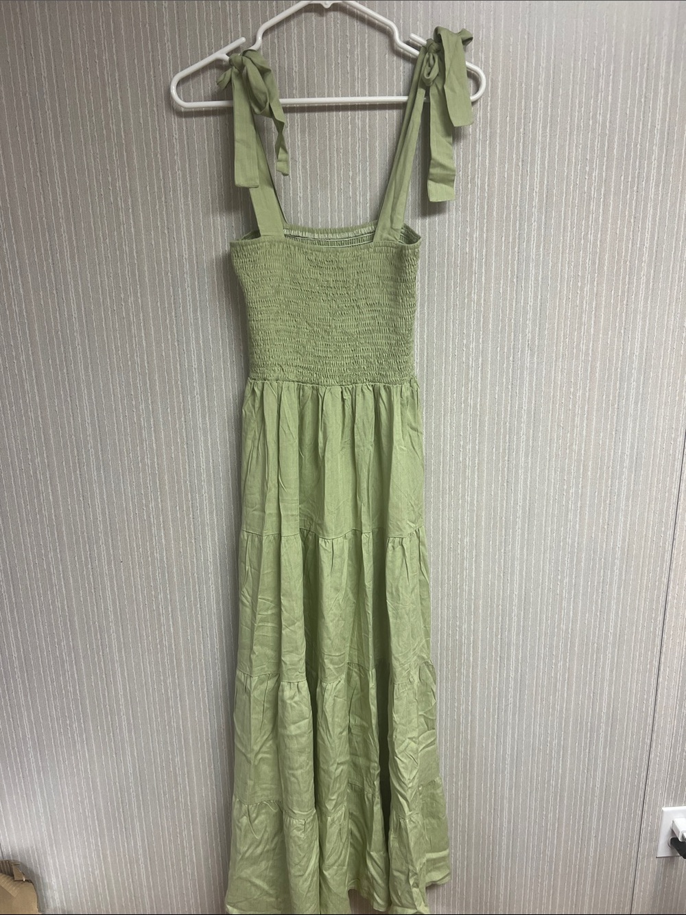 S Tie-Shoulder Smocked Maxi Dress in Light Green/sage never worn